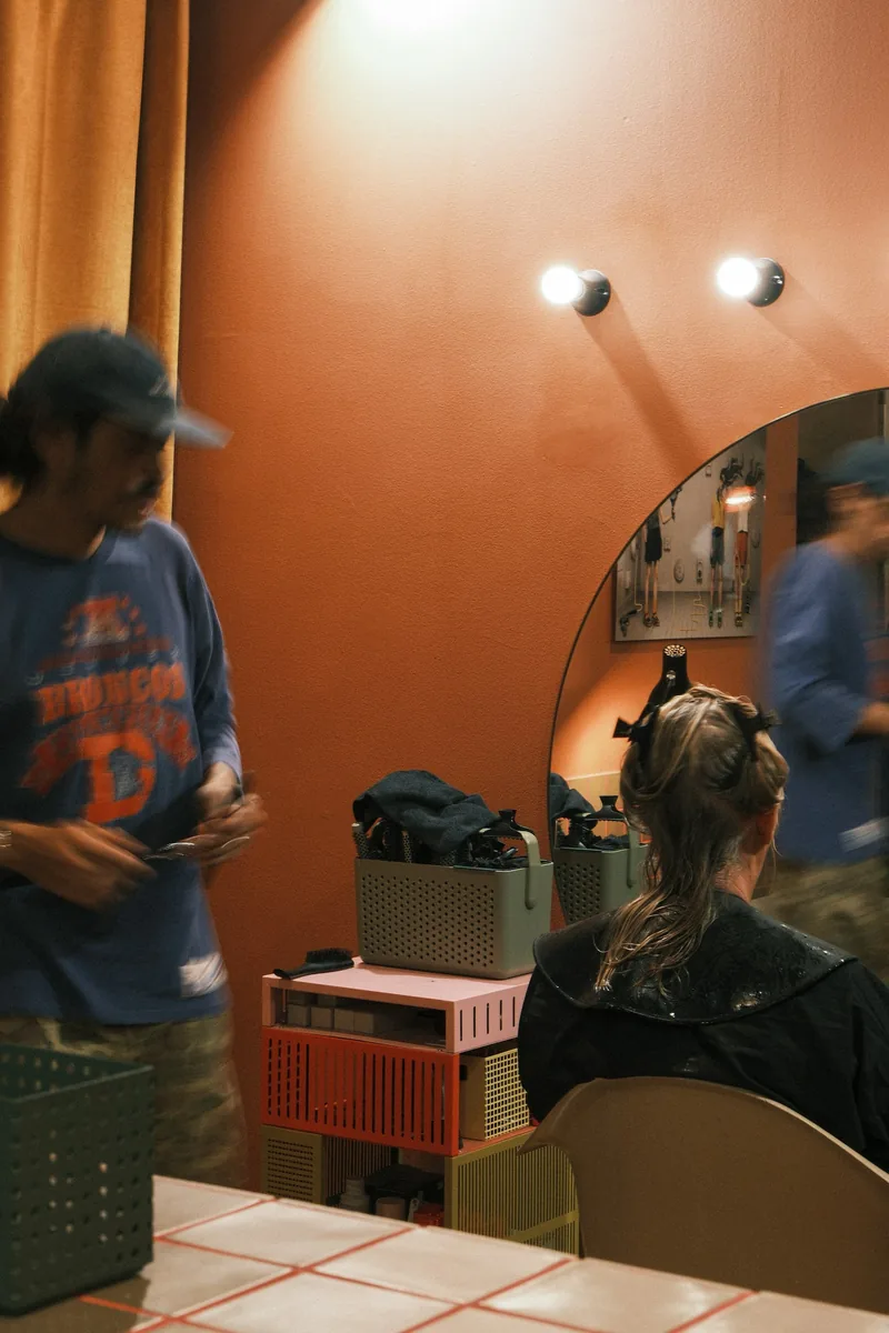 Consulta inicial sobre el corte y el color antes de empezar